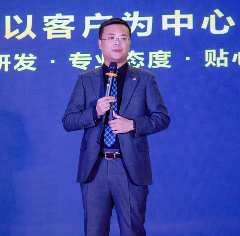 董事長(zhǎng)張澤謙 董事長(zhǎng)張澤謙